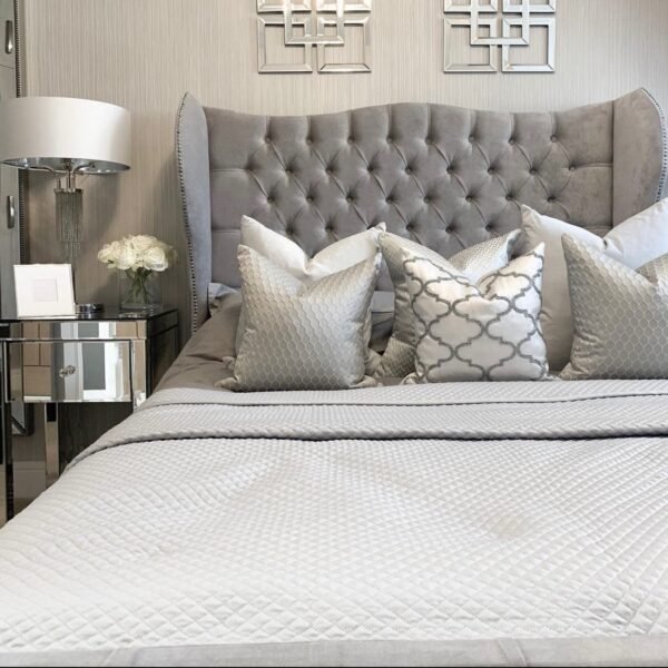 Roselyn Bed
