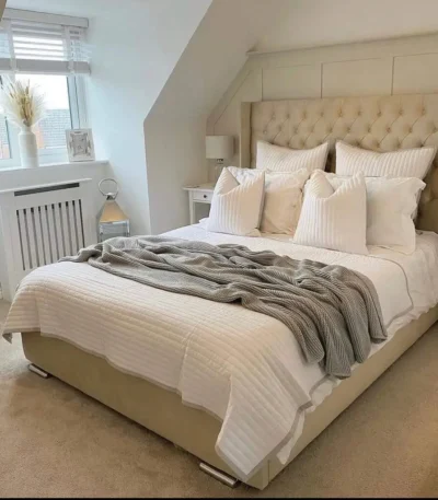 Chesterfield Wing Upholstered Bed With Ottoman Gas Lift, Storage Box & Mattress Options